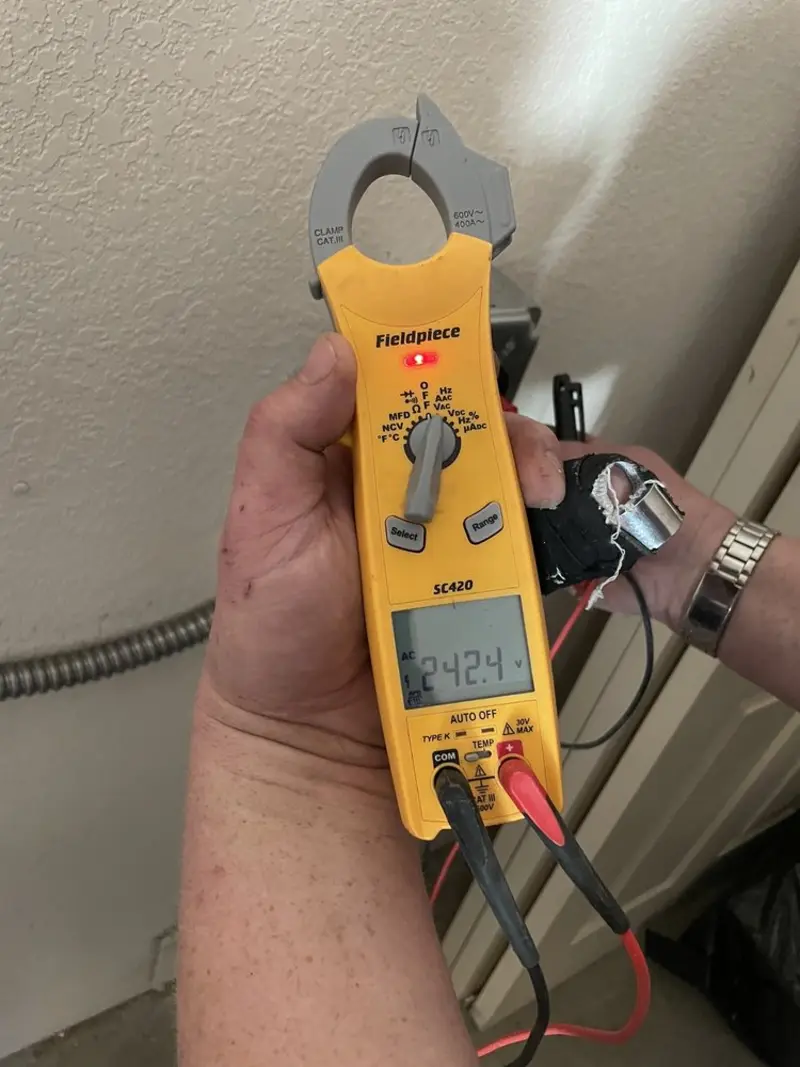 Voltage testing with clamp meter during Generator Installation in Heyburn
